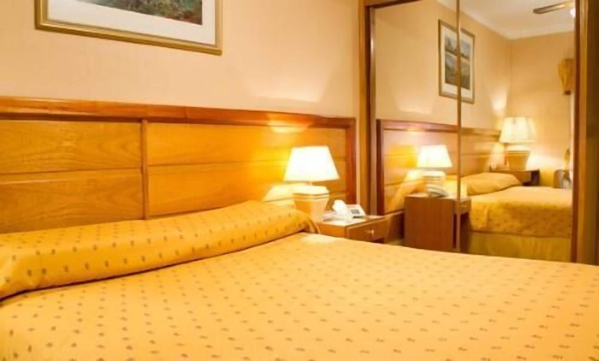 Hotel Provincial Mendoza Kültér fotó