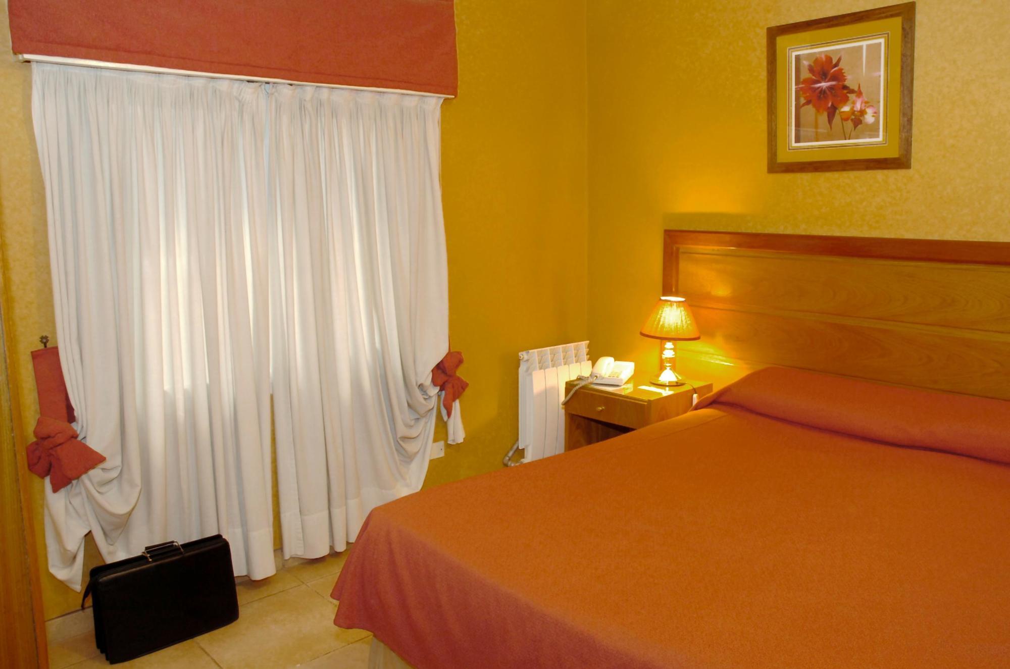 Hotel Provincial Mendoza Kültér fotó